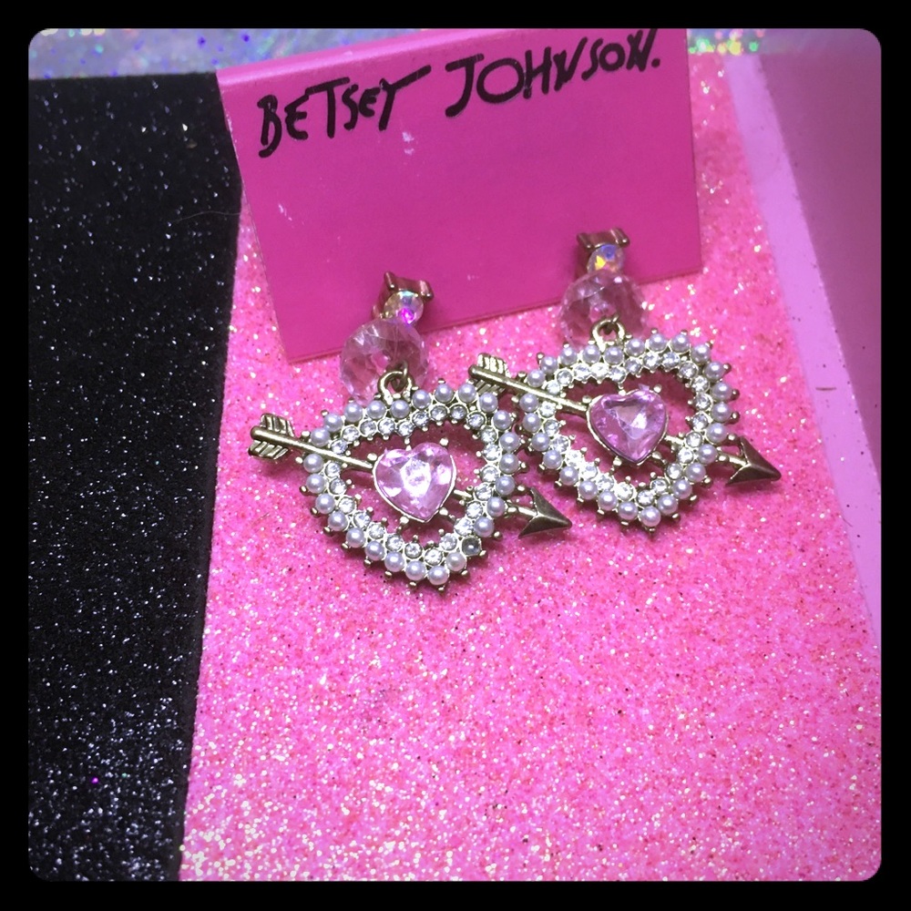 Betsey Johnson Cupid Heart Earrings - Picture 1 of 2